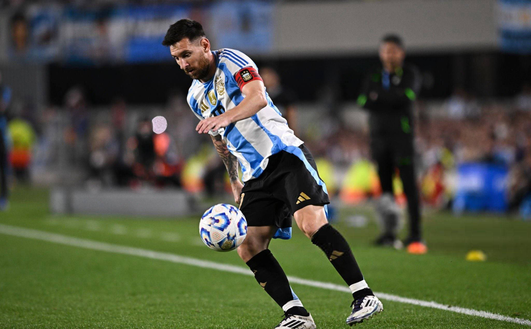 包含赛地聚焦：欧冠冲刺阶段热度飙升；辽宁本钢战术微调；信心回归；年轻球员得到机会的词条